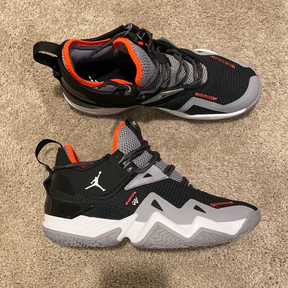 MENS Black/Grey/Burnt Orange trim Jordan Sneaker